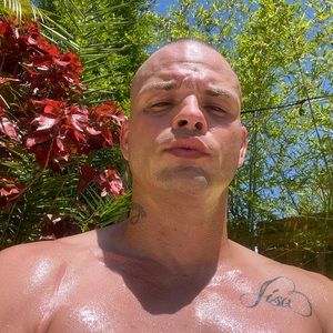 Meet your Posher, Travis